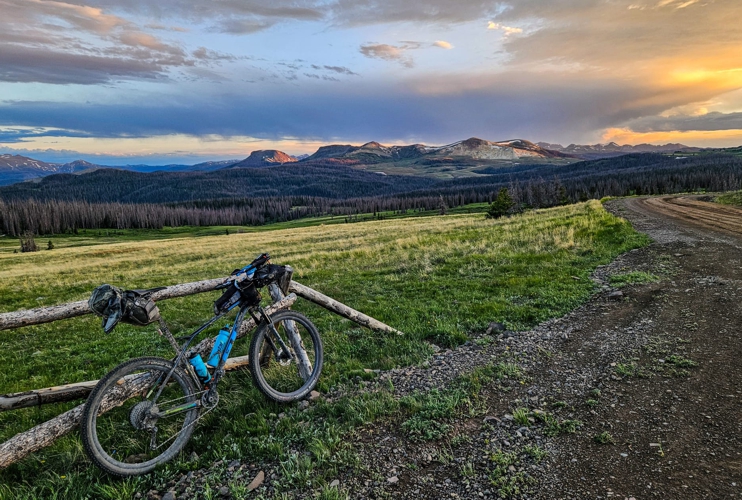 TOUR DIVIDE 2024